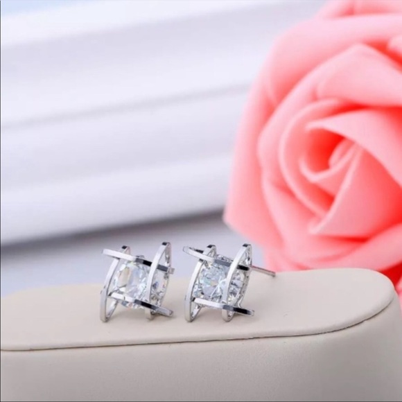 3D Silver Cage Diamond Stud Earrings - Picture 4 of 7
